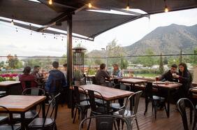 Abre el Krossbar más grande de Santiago en el corazón de BordeRío
