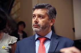 Juez Urrutia, otra vez en aprietos: Suprema confirma sanción por autoasignarse causa y liberar a miembros de la “primera línea”