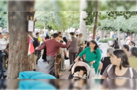 Grupo de evangélicos se enfrenta con carabineros en la Plaza de Armas: se les solicitó bajar volumen de parlantes