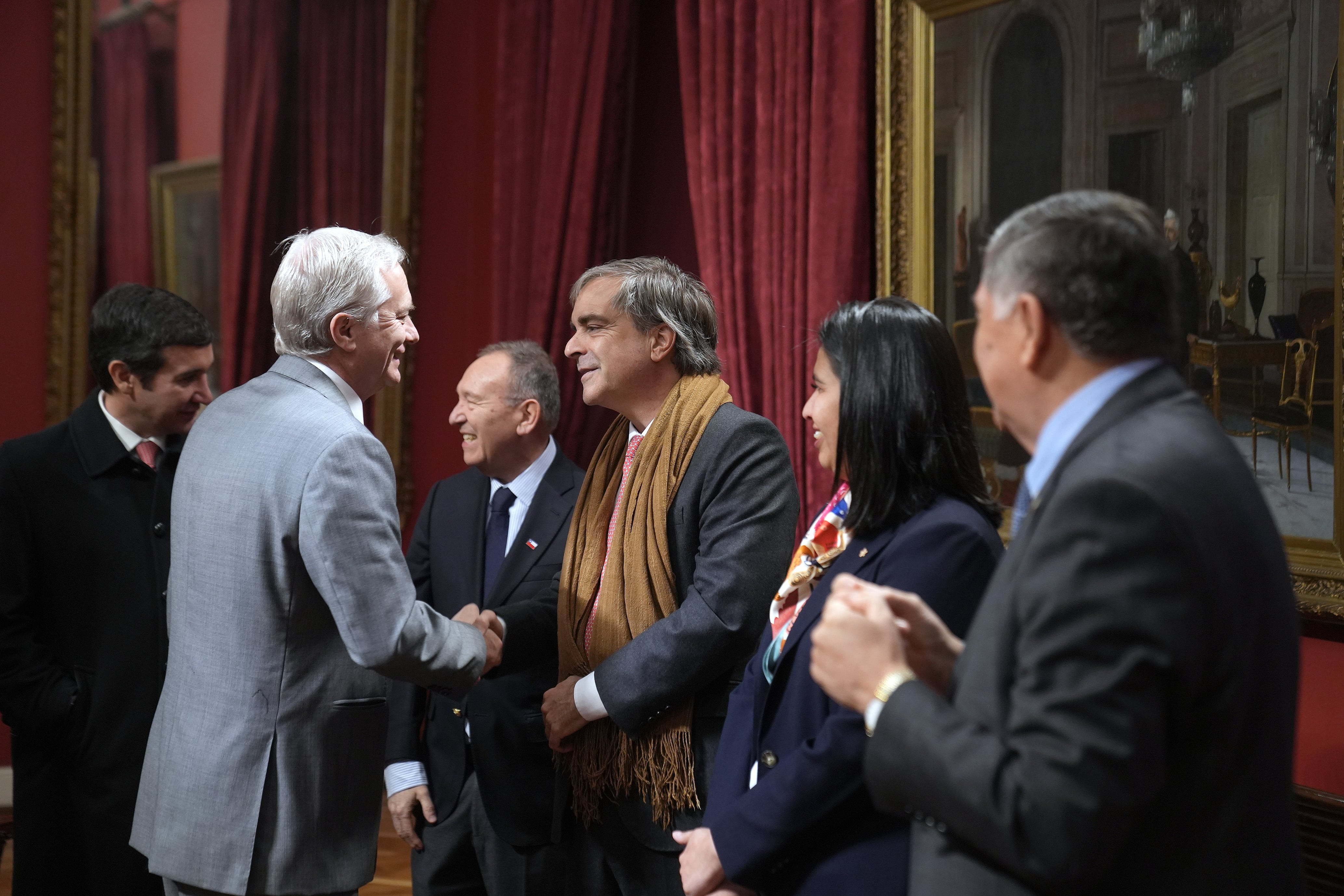 Kast se reúne con presidentes de partidos tras fracaso en Senado de megarreforma y emergencia climática