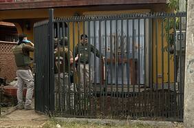 Caso Brinks: Carabineros realiza diligencias en El Quisco y da con dos maletas llenas de billetes