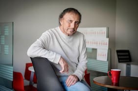 Carlos Pinto vuelve a su faceta literaria: “Recién estoy saliendo de la universidad de la escritura”