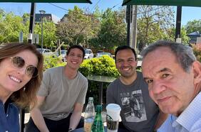 Jardineo, fútbol, misa y relajo en familia: las recetas de los candidatos para sortear el nerviosismo