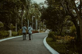 Sala cuna universal o flexibilidad laboral: la receta de los expertos para enfrentar la crisis demográfica