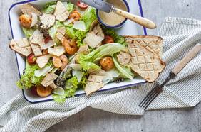Ensalada César con galletas