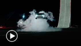 ¡No es IA! Tesla presenta un impresionante auto con propulsores