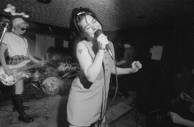 Punk y feminismo: Cinco bandas que definieron al riot grrrl