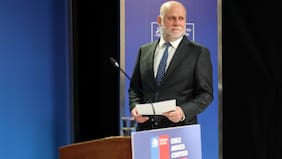 “Es un protocolo que es público”: Elizalde responde a parlamentarios que dicen no conocer norma de “amarres”