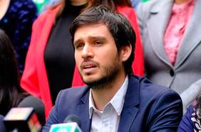 Presidente de RD critica propuesta de nueva Constitución: “Institucionaliza privilegios” que benefician “a los más ricos”