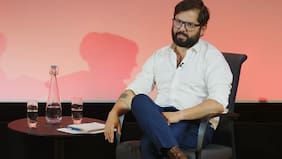 Progresismo destaca su “liderazgo” y derecha lo acusa de “radical”: las reacciones por coqueteo de Boric con futura candidatura