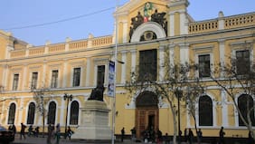 Consejo de la Universidad de Chile solicita a recorta Rosa Devés evaluar exclusión de financiamiento para proyectos de investigación