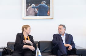En visita a Uruguay: Bachelet se reúne con Orsi y discuten candidatura de la exmandataria a la ONU