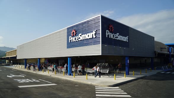 PriceSmart oficializa su llegada a Chile y proyecta abrir múltiples clubes desde 2027