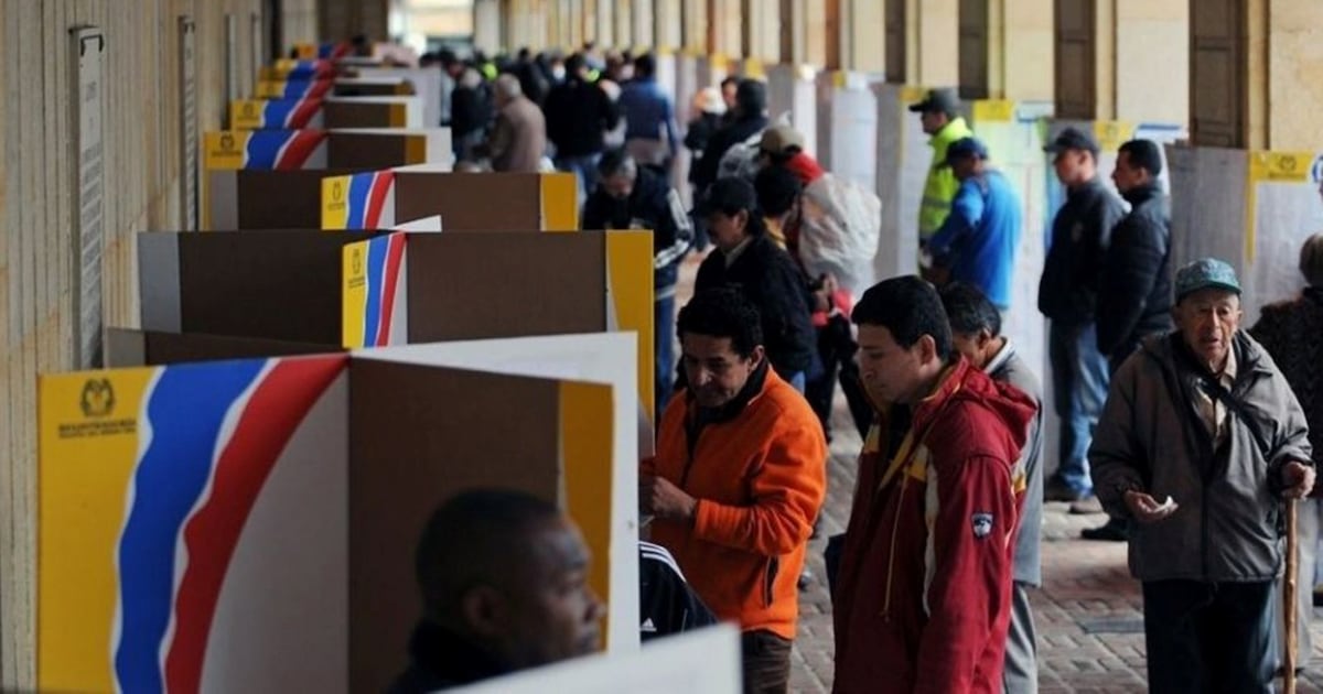 Violencia, disputa institucional y la derecha dividida: El tenso escenario a una semana de las elecciones en Colombia