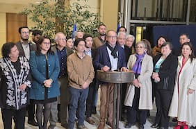 Bancadas oficialistas de la Cámara se cuadran con Jeannette Jara y llaman a la unidad de la centroizquierda