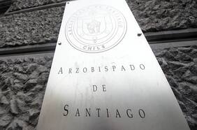 Condenan a Arzobispado de Santiago a pagar $70 millones a víctima de abuso sexual cometido por el fallecido sacerdote Tito Rivera