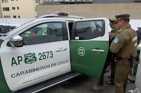 Dos sujetos son detenidos mientras descargaban bolsas con marihuana en estacionamiento de edificio de Santiago