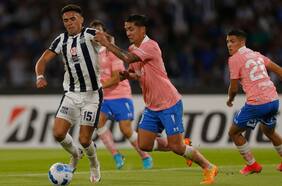 La UC tropieza y nuevamente empieza mal su periplo en la Copa Libertadores