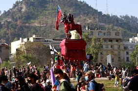 Columna de Óscar Contardo: Mejor hablemos de estatuas
