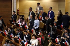 Diputados Republicanos anuncian su apoyo al proyecto de indulto general para uniformados en el contexto del 18-O