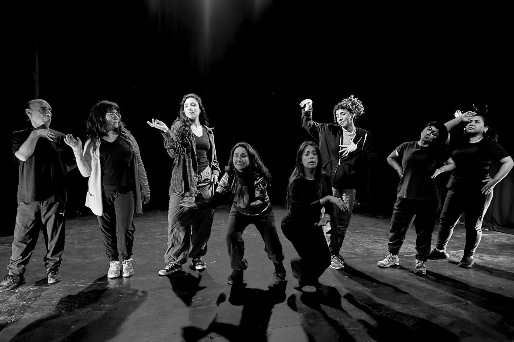 Teatro Viajeinmóvil celebra sus dos años con estreno de comedia negra con tintes sobrenaturales
