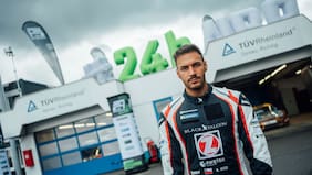 Su auto acabó chocado e incendiado: la difícil previa de Benjamín Hites en las 24 horas de Nürburgring