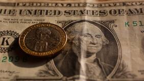 Dólar estable en medio de repunte del cobre e inquietud por amenaza arancelaria de Trump por Groenlandia