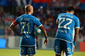 La historia del lío de premios que enfrenta al plantel de U con Azul Azul a horas de su debut en la Copa Libertadores