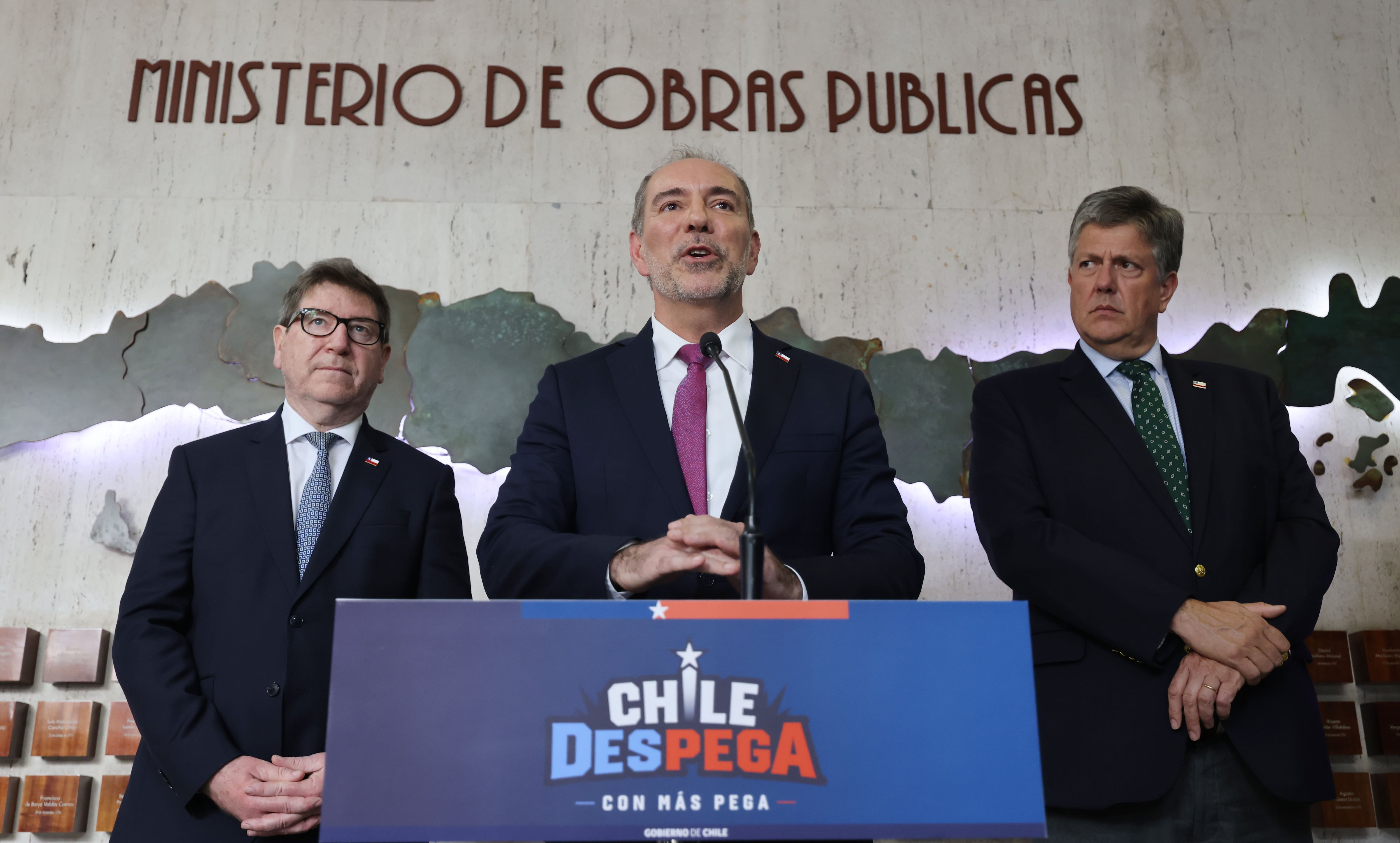 Las obras de infraestructura que el MOP acelerará en el marco del plan de emergencia laboral