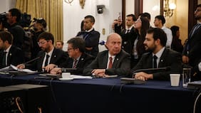 Megarreforma es aprobada en general en la Comisión de Hacienda solo con los votos del oficialismo
