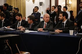Megarreforma es aprobada en general en la Comisión de Hacienda solo con los votos del oficialismo
