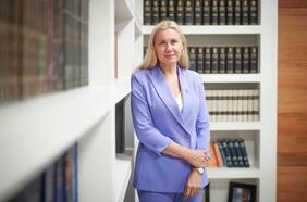 Kadri Simson: “La transición verde será exitosa si hay suministros estables de minerales críticos y en eso Chile puede ayudar”