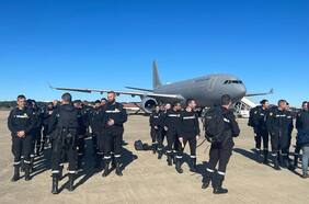 Brigadistas, helicópteros y dinero: comienza a llegar ayuda internacional contra incendios