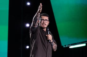 Revisa la exitosa presentación del humorista Claudio Michaux en el Festival de Las Condes