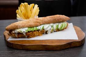 Sweet & Salty: un café de barrio con el mejor sándwich de palta y mechada