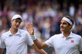 Federer se despide de Wimbledon con una dura derrota ante Hurkacz