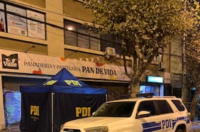 Hombre de 33 años muere apuñalado en pleno centro de Valparaíso: atacantes serían tres personas