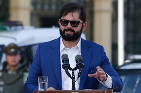 La presión de los alcaldes y las otras razones de Boric para endurecer el tono en seguridad