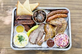 CuracaRibs: el paraíso de las carnes ahumadas está en la Ruta 68