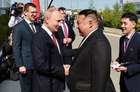 Putin regala un auto de alta gama a Kim Yong-un