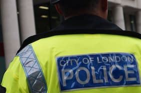 La policía de Inglaterra detiene a más 400 personas que protestaban a favor del grupo Acción Palestina