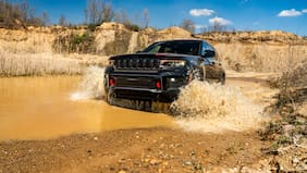 Jeep Grand Cherokee rescata sus versiones más aventureras con Trailhawk y Overland