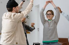 ¿Qué son las pausas activas en el trabajo y por qué son importantes?