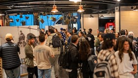 100 años de Corona: la marca de Cervecería AB InBev celebra su centenario con exposición de fotos tomadas por el sol