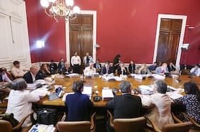 Comisión de Hacienda del Senado aprueba reforma previsional y pasa a sala
