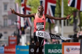 Pan con miel y 240 kilómetros a la semana: Sabastian Sawe, el primer atleta en bajar de las dos horas en un maratón