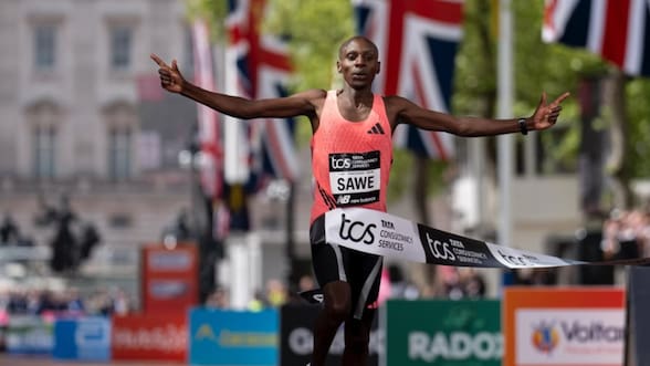 Pan con miel y 240 kilómetros a la semana: Sabastian Sawe, el primer atleta en bajar de las dos horas en un maratón