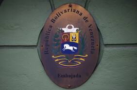 Por cierre de consulado: cómo salir de Chile con el pasaporte venezolano vencido