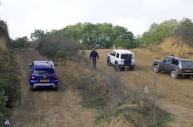 ¿El mejor 4x4 asequible? Esta es la comparativa entre el Niva, el Duster y el Jimny