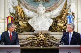 Presidente de Ecuador critica a su par argentino por “amistad” con Rafael Correa en plena crisis bilateral
